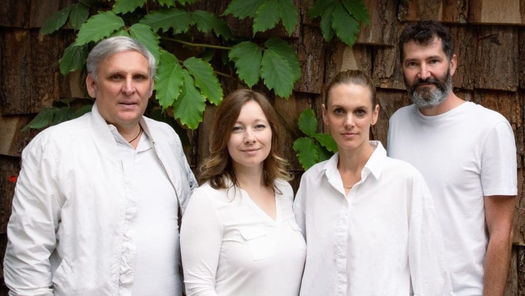 Der Vorstand von Veganz: Jan Bredak (CEO), Anja Brachmüller (COO), Alexandra Vázquez Bea (CFO) und Moritz Möller (CMO).
