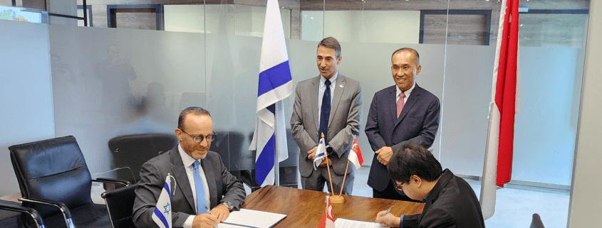 From left to right: Didier Toubia (CEO and co-founder of Aleph Farms); Ambassador of Israel to Singapore, HE Sagi Karni (Ambassador of Israel to Singapore); HE Lim Chuan Poh (Non-Resident Ambassador of Singapore to Israel and Chairman of the Singapore Food Agency); Xiangliang (XL) Lin (CEO of ESCO Aster and Deputy CEO of ESCO Lifesciences Group)