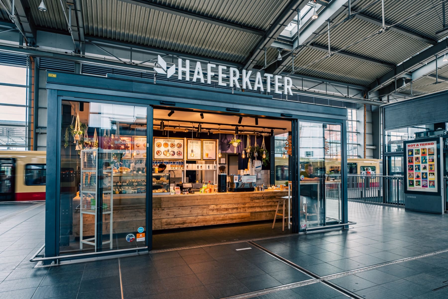 Haferkater-Store im Bahnhof Berlin-Ostkreuz  