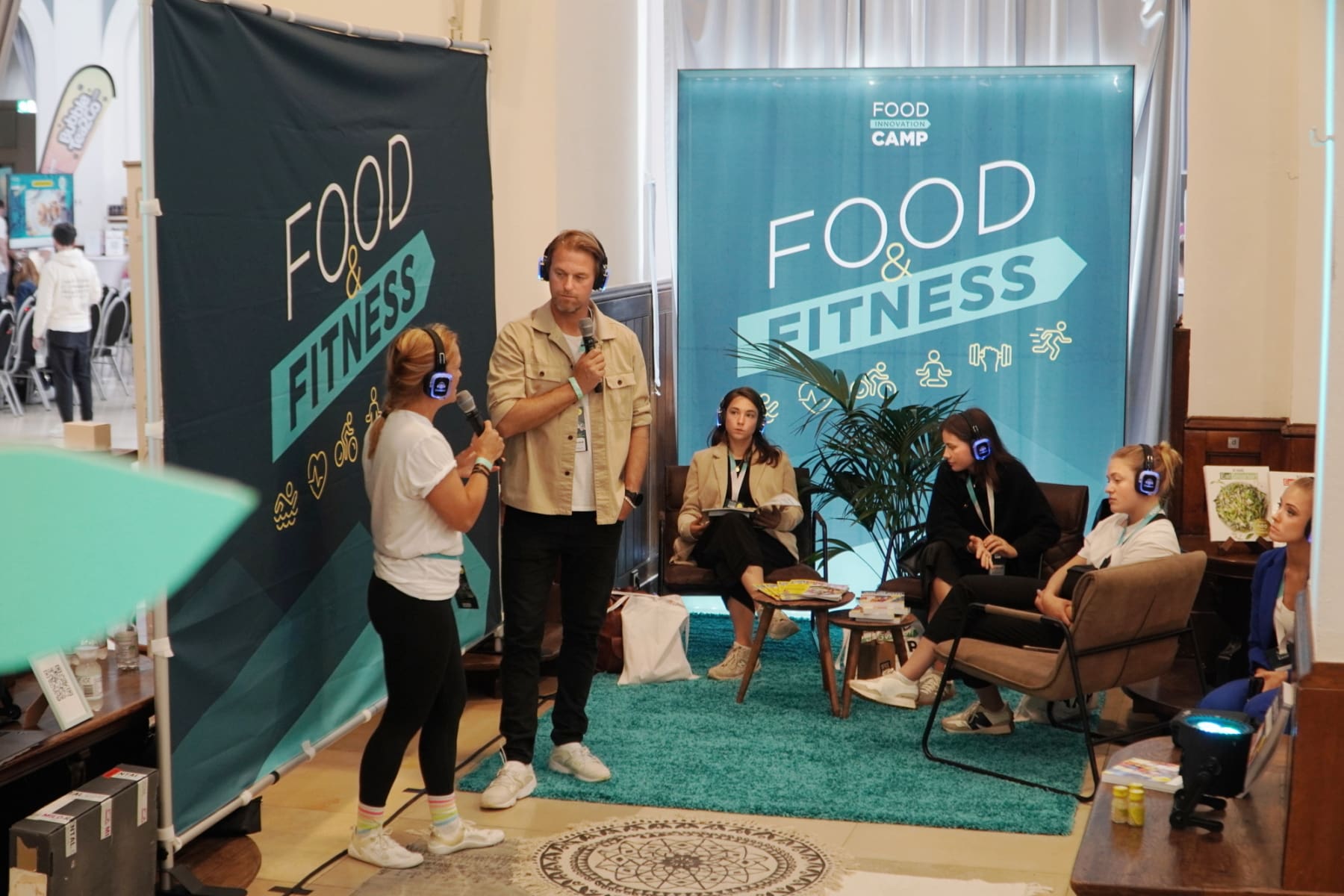 Anita Horn interviewt Timo Hildebrand in der Food & Fitness Lounge.