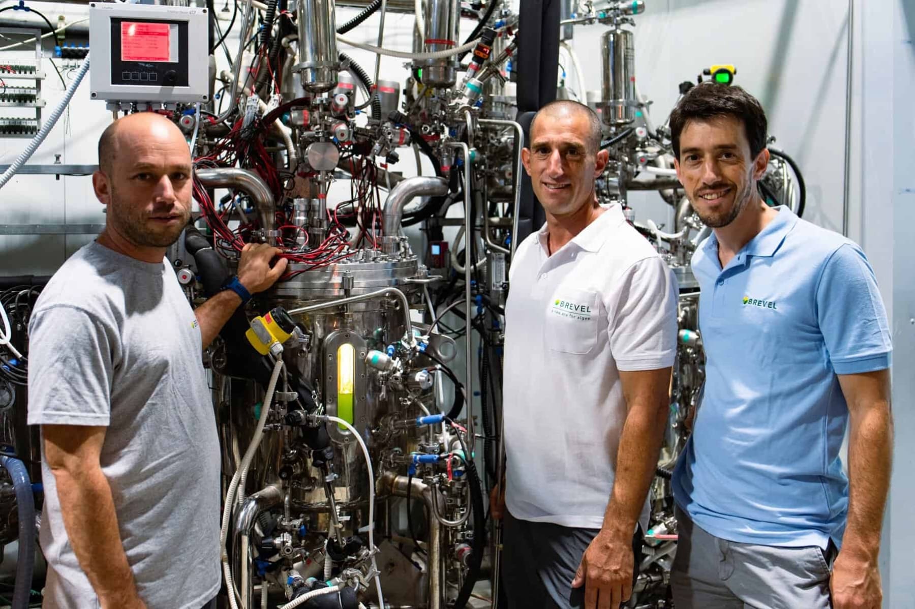 Die Brüder Ido (CTO), Matan- (COO) und Yonatan-Golan (CEO) sind die Gründer von Brevel. (Foto: Aviram Waldman)