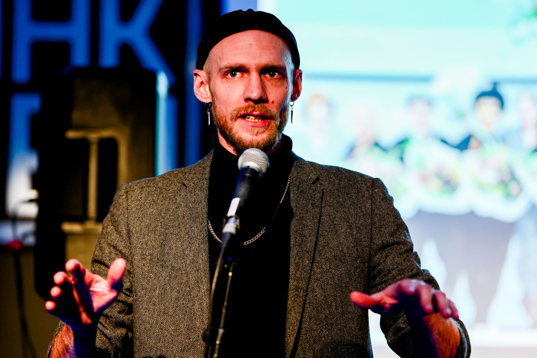 Der Schauspieler und Magier Robin Bongarts sorgt bei Forum Foodsense für magische Momente (Foto: Verena Felder)