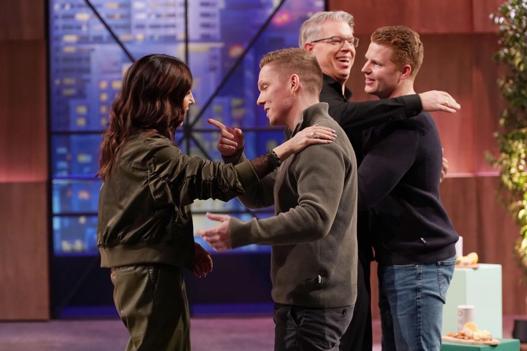 Da waren sie sich noch einig: Judith Williams und Frank Thelen freuen sich über den Deal mit Hansegrün.