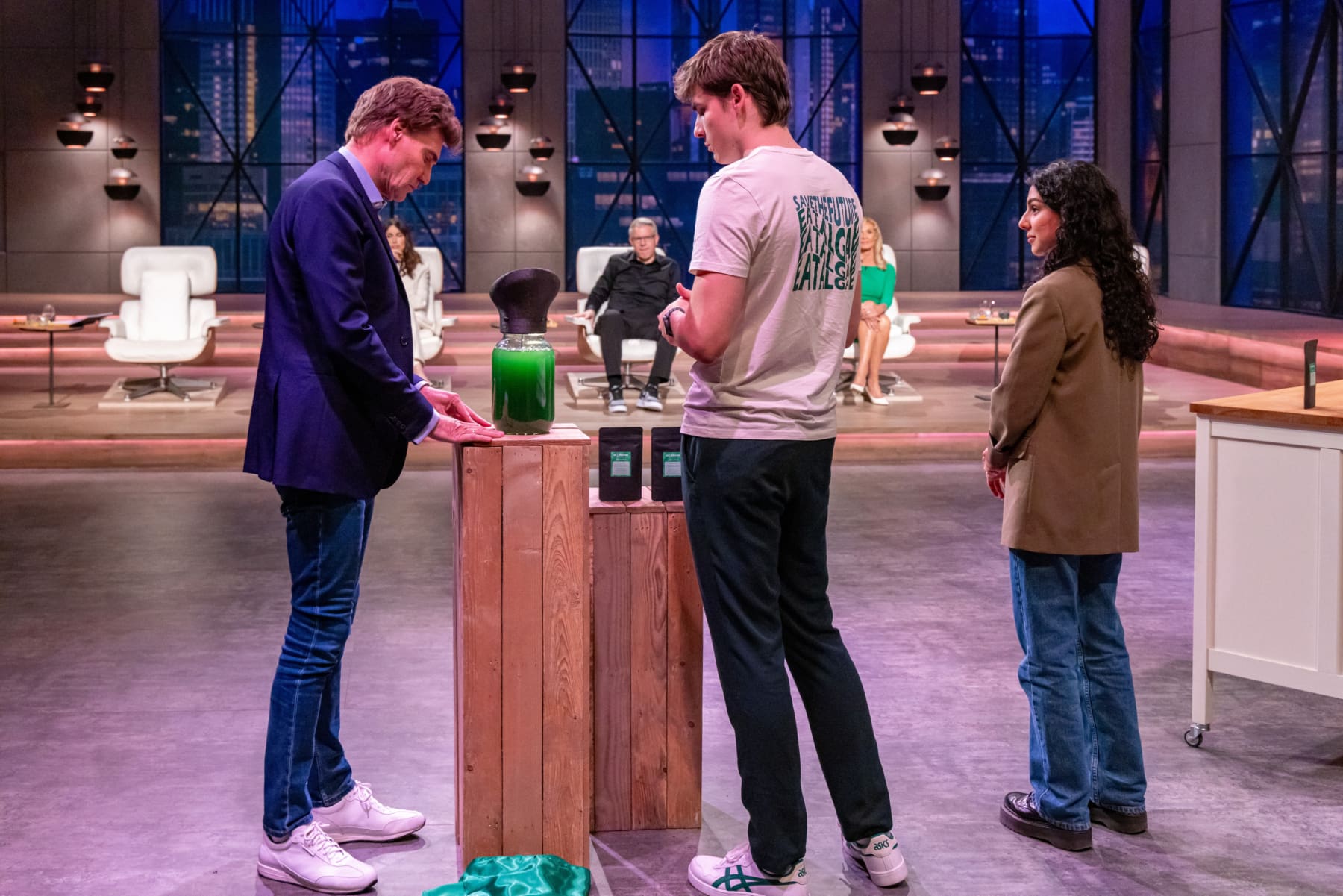 Carsten Maschmeyer schaut sich MySpirulina mal genauer an.